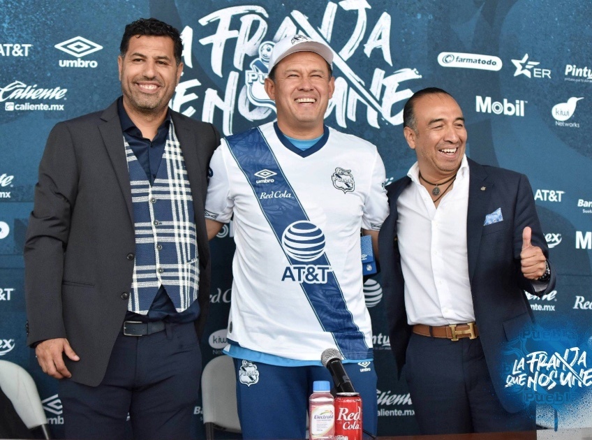 Puebla presenta a Juan Reynoso como su nuevo entrenador