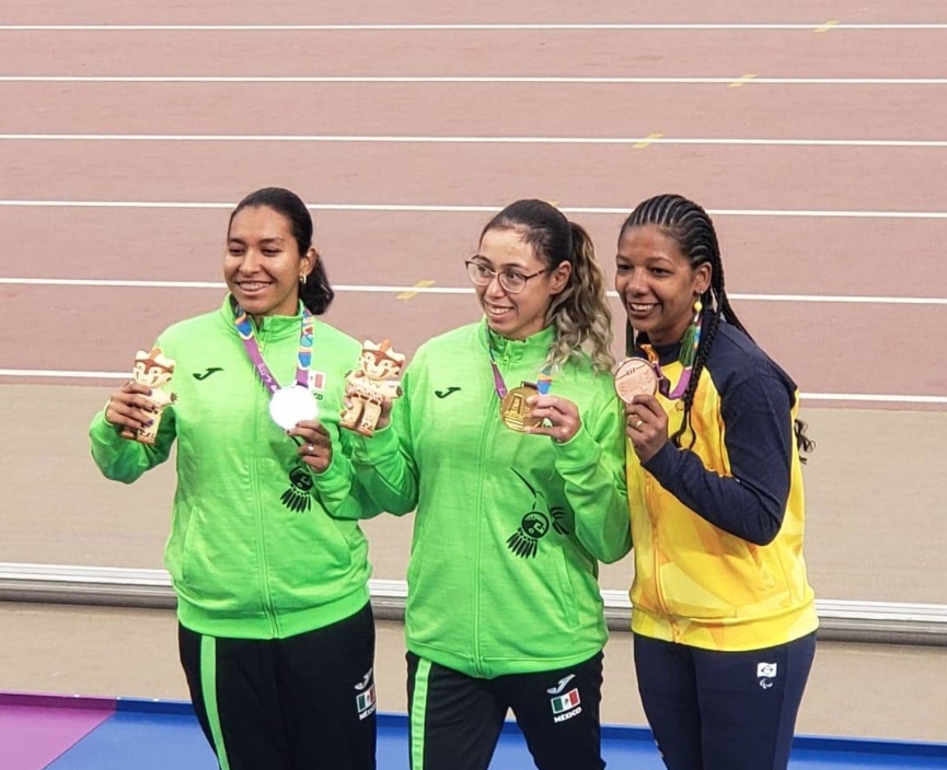 Lucía Muro y Karla Cárdenas, ganan oro y plata en 100 metros planos en los Parapanamericanos