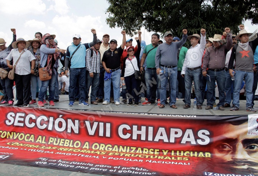 ...Y CNTE en Chiapas impide a docentes dar clases