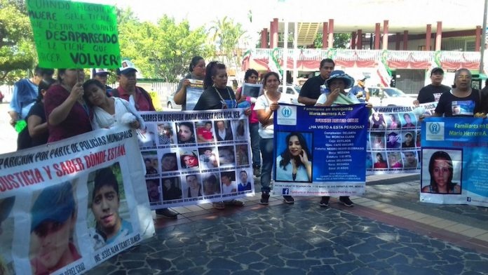 Madres de personas desaparecidas marchan en Poza Rica