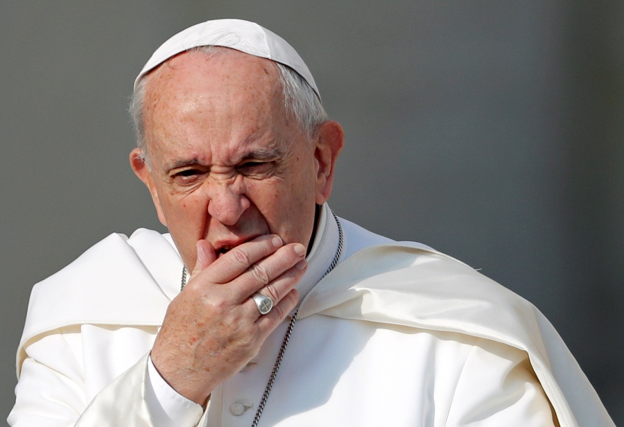 Rescatan al Papa tras quedar atrapado en elevador en el Vaticano