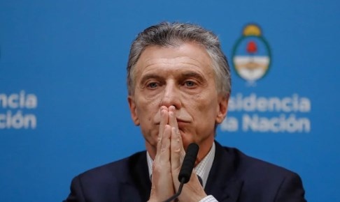 Macri impone corralito a los empresarios