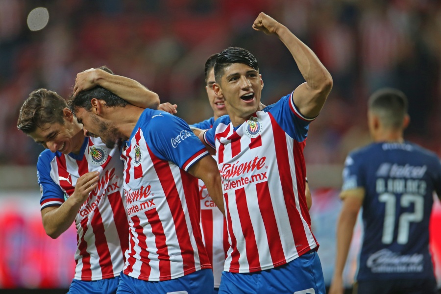 Chivas se medirá ante Sevilla de “Chicharito” en noviembre