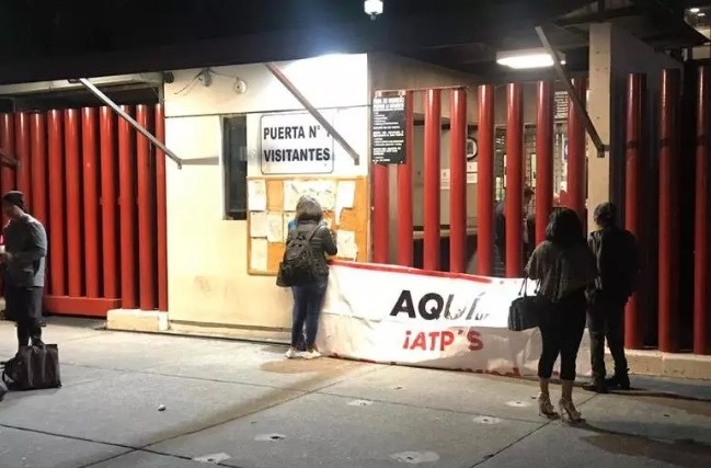 Manifestantes bloquean accesos a la Cámara de Diputados
