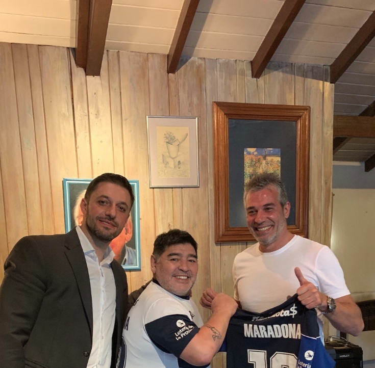 Maradona, nuevo entrenador de Gimnasia y Esgrima