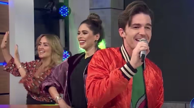 Drake Bell sorprende al cantar “La Bamba”