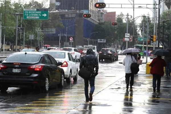 Alerta Amarilla en ocho alcaldías e inundaciones en varios puntos de CDMX por fuertes lluvias