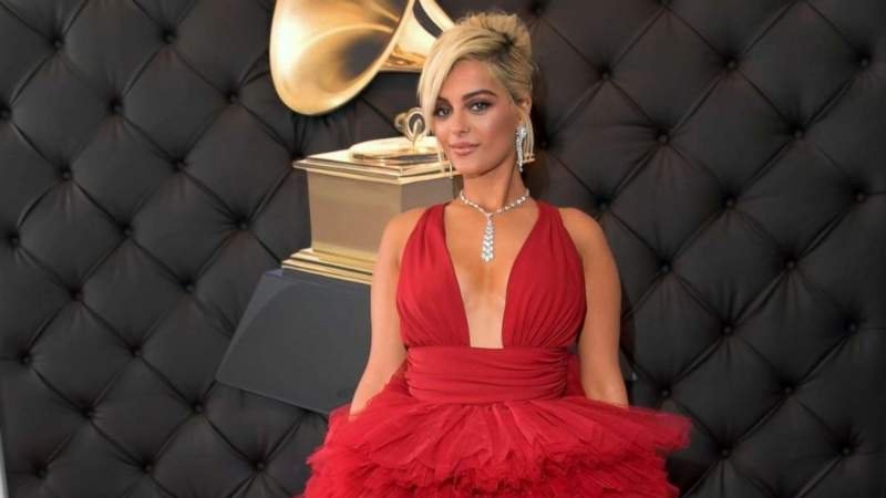 Bebe Rexha tiene problemas con su padre por su forma de ser