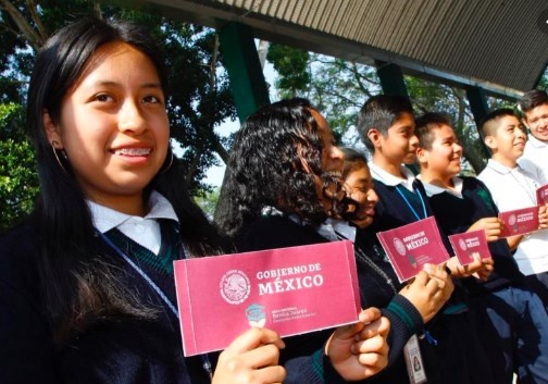 Programas sociales absorben presupuesto de salud y educación