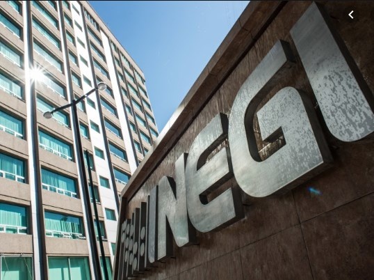 Producción industrial cae 2.8% a mitad de año: INEGI