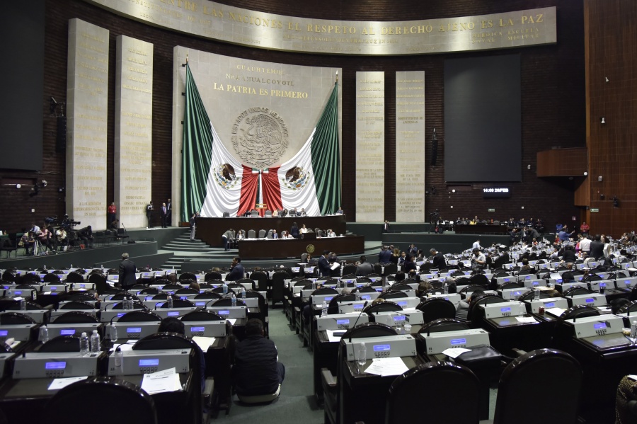 Bloquea CNTE nuevamente accesos a Cámara de Diputados