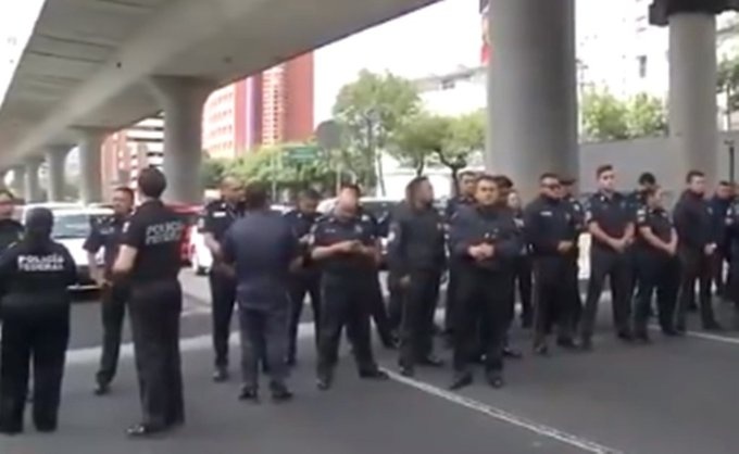 Policías Federales bloquean acceso a Aeropuerto