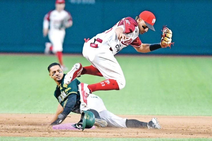Leones y Diablos disputan serie final en el Harp Helú