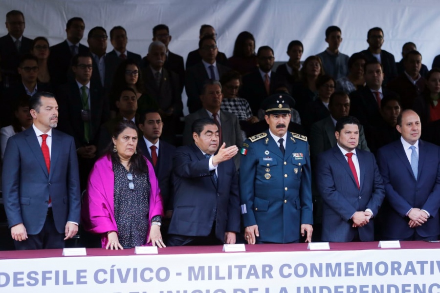 Barbosa Huerta preside ceremonia de Independencia en Puebla