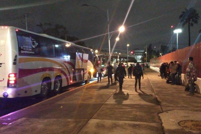 Manifestantes bloquean la Cámara de Diputados