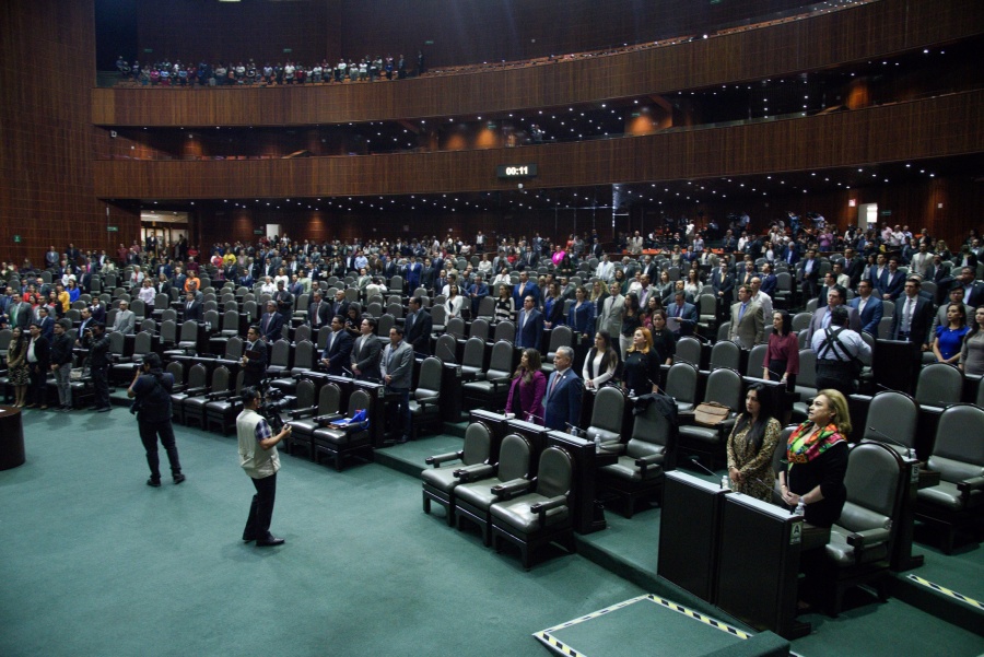 Piden diputados de oposición posponer discusión de leyes en materia educativa