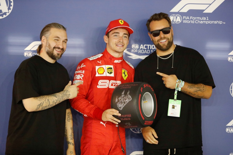 Leclerc pone a Ferrari como líder en prácticas en Singapur
