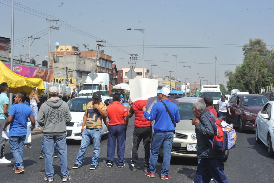 Comerciantes exigen espacios y alto a operativos en Centro Histórico