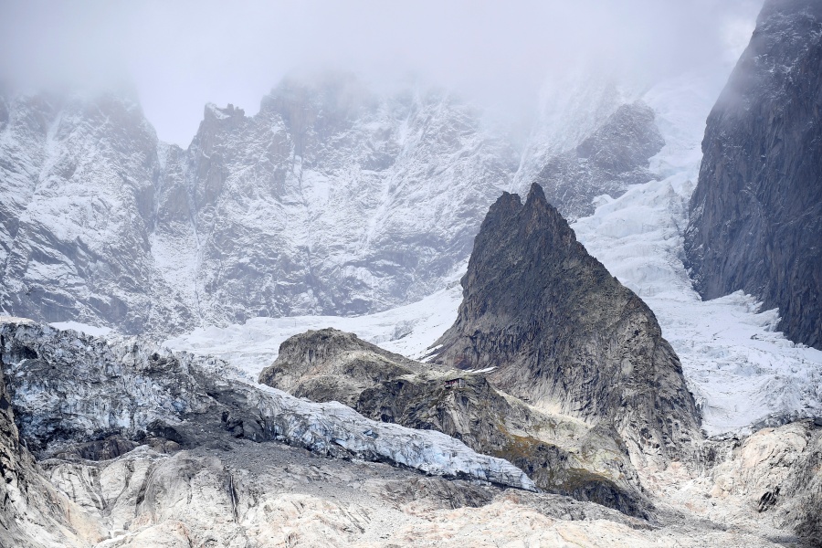 Gigantesco glaciar en Mont Blanc corre riesgo de colapso