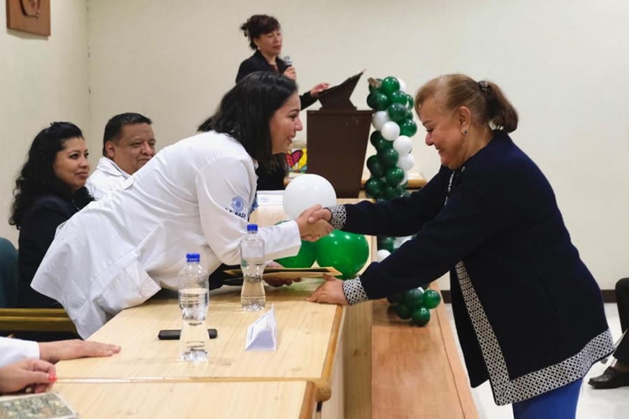 Entrega IMSS reconocimientos. Reúne a pacientes trasplantados en el Hospital de La Raza