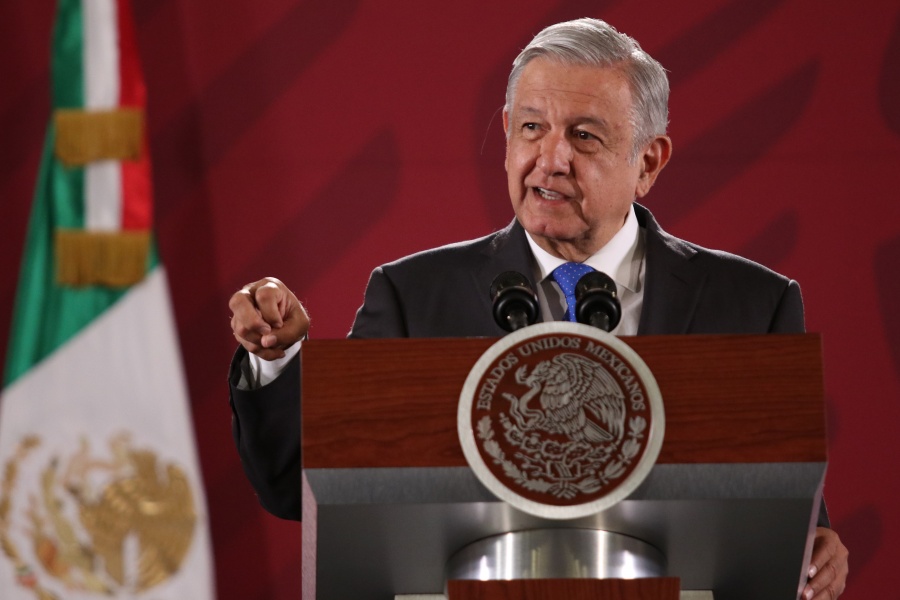 Dice AMLO que UIF debe presentar pruebas contra Robles por venta de terrenos federales