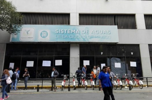 Presuntos trabajadores del Sacmex extorsionan por 1,500 pesos en Coyoacán