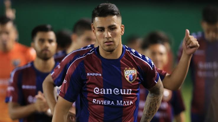 Muere el futbolista Ezequiel Esperón, del Atlante, tras caer de un balcón