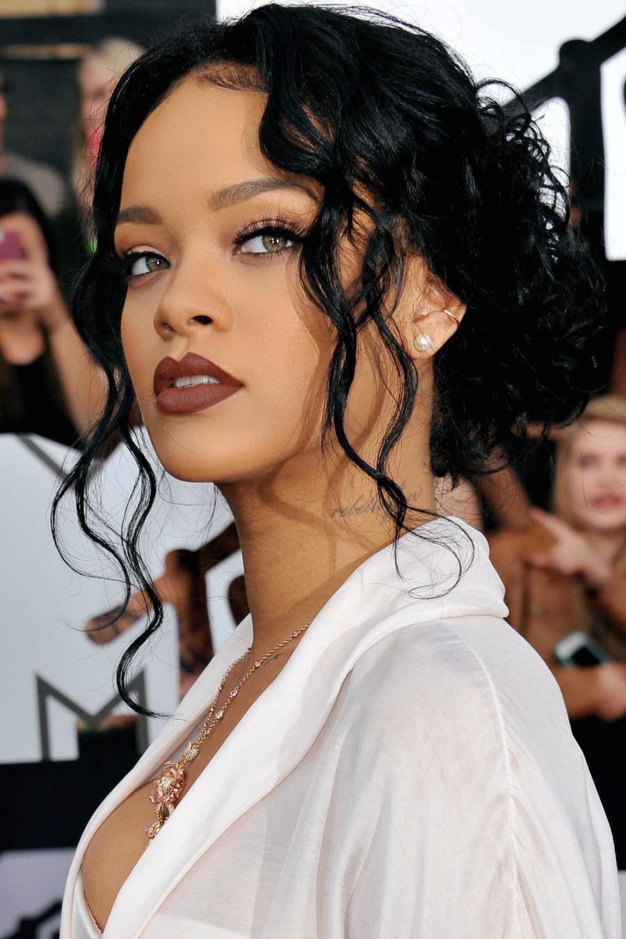 Rihanna está lista para lanzar su “autobiografía visual”