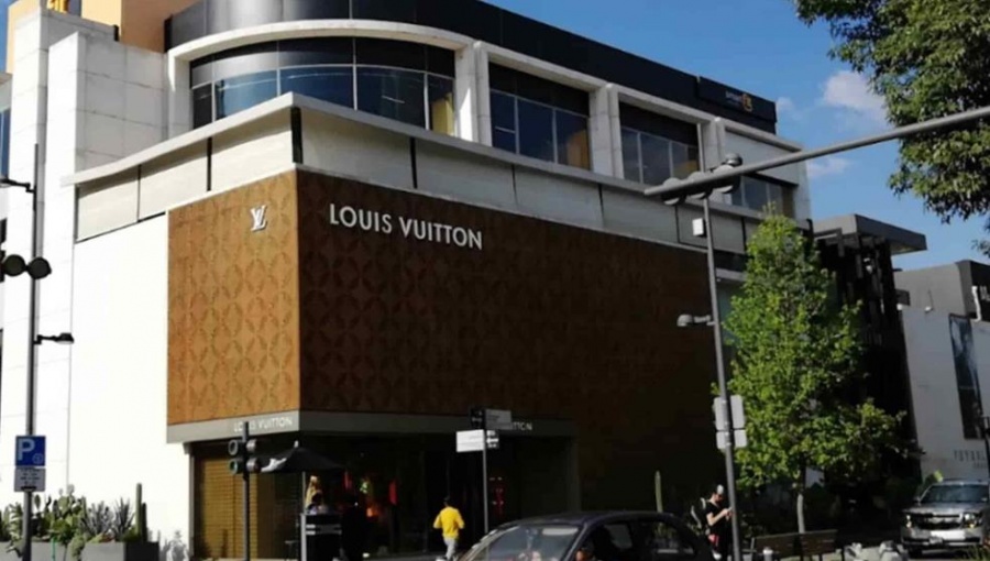 Acusan a la SSC de ocultar asalto a tienda Louis Vuitton en Polanco