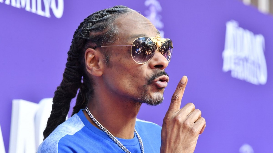 Snoop Dogg tiene un empleado solo para conseguir sus cigarros de marihuana