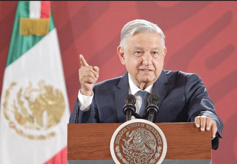 Afirma AMLO a servidores que ya no hay partido de Estado