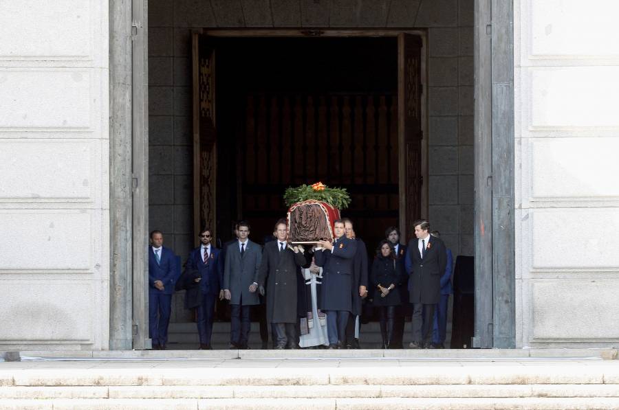 Llevan restos de Francisco Franco a cementerio de Mingorrubio-El Pardo