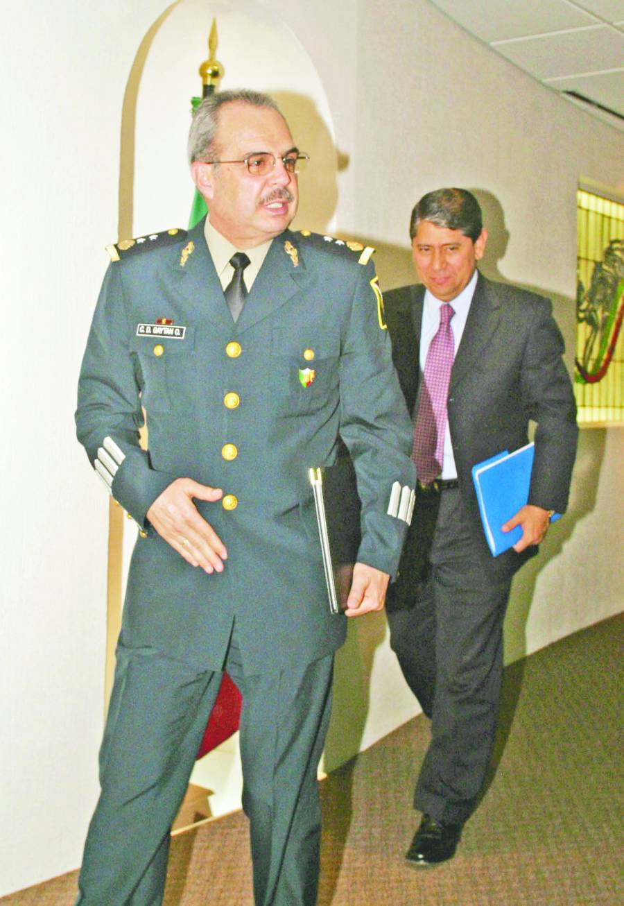 ...Y califica al general Gaytán de imprudente