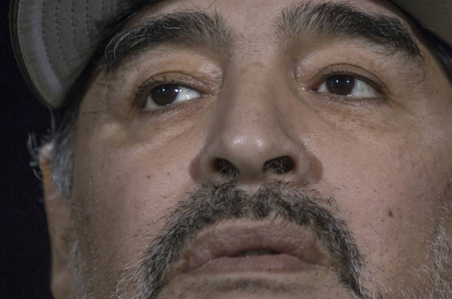 Maradona deshereda a sus hijos por decir que está muriendo