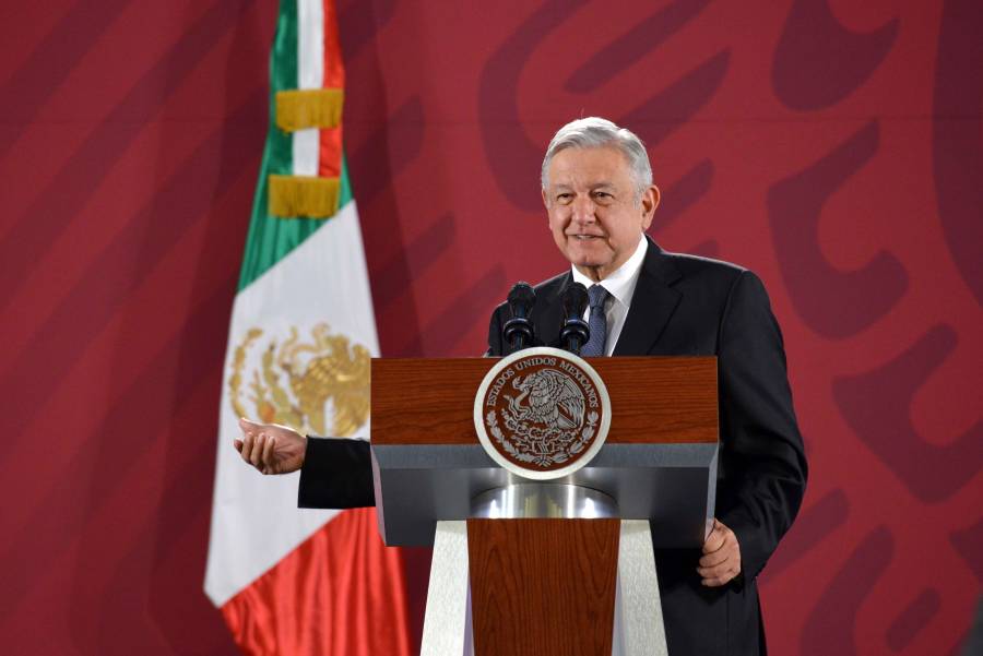 Se compromete AMLO a reducir tiempos oficiales