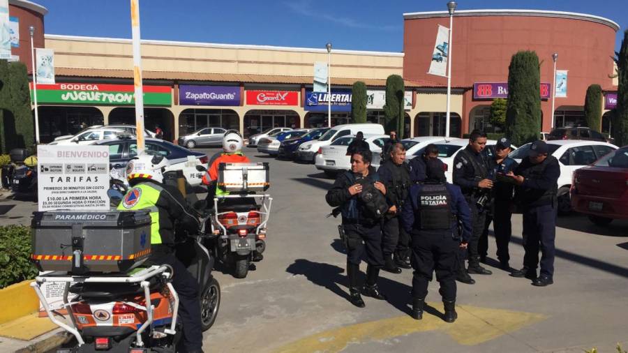 Balean a escolta en un intento de asalto a cuentahabiente, en Puebla