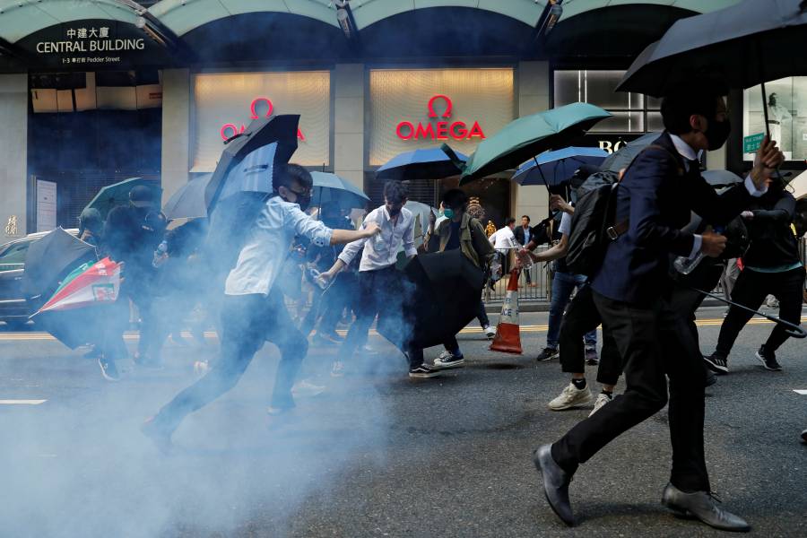 Muerte de manifestante desquicia protestas en Hong Kong