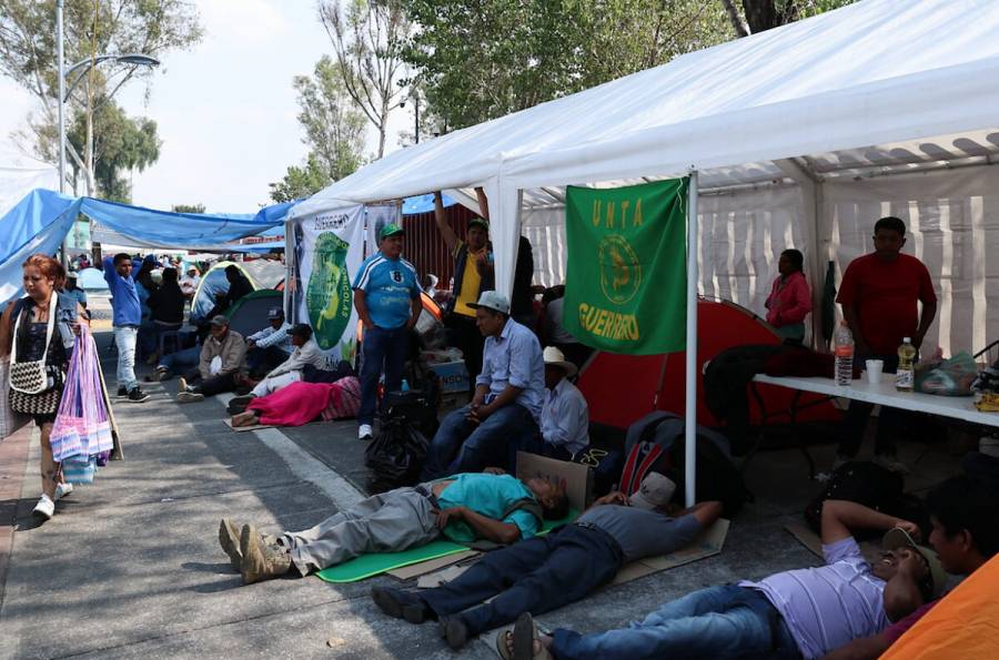 Suspenden sesión en Cámara de Diputados por protesta de campesinos