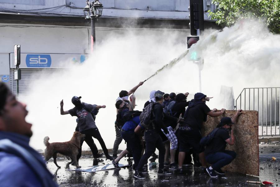 Bloquean vías y paralizan Chile en nueva jornada de protestas