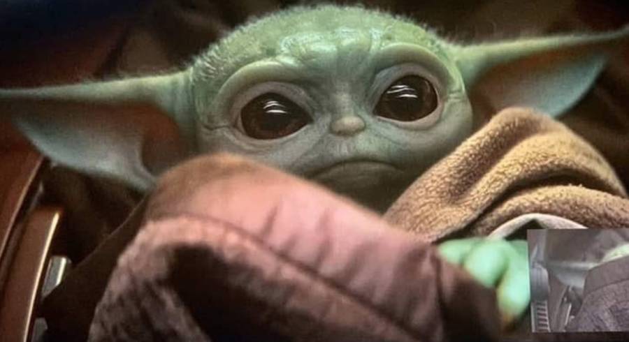 Yoda bebe causa sensacion en el estreno de The Mandalorian