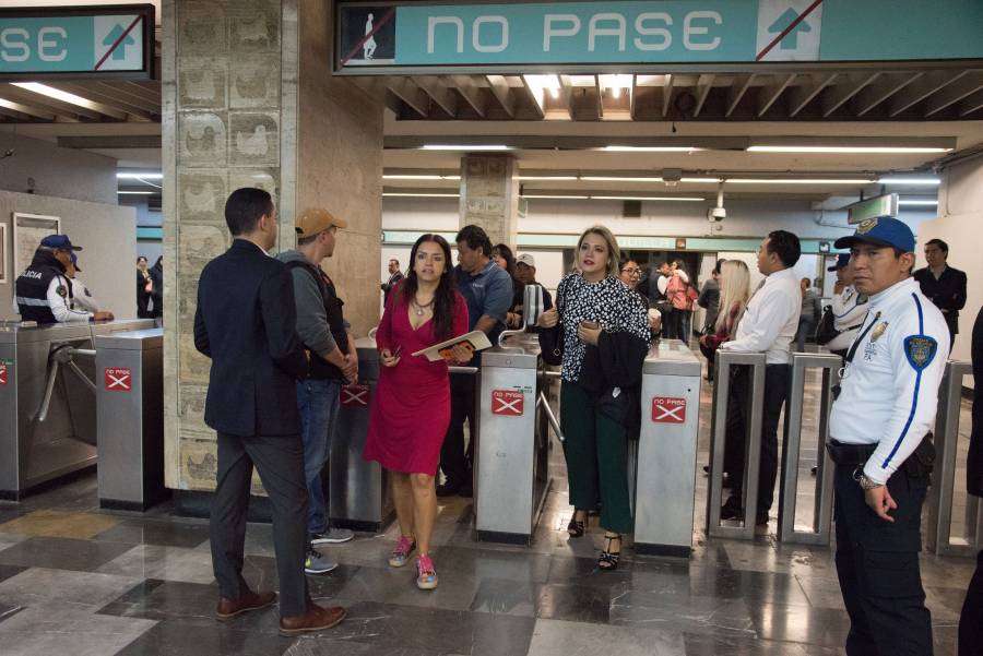 Suspenden servicio en metro Candelaria por manifestantes - ContraRéplica