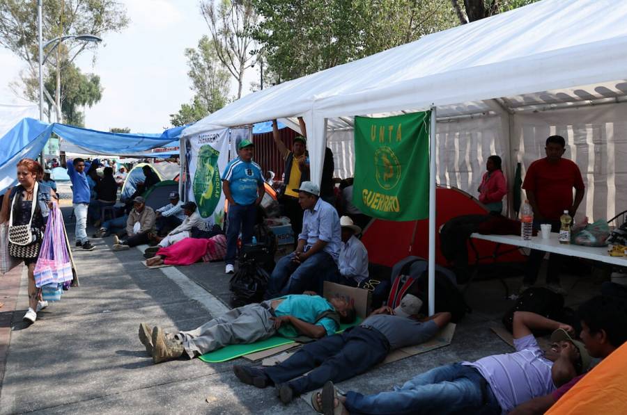 Por cuarto día, campesinos mantienen bloqueo en San Lázaro