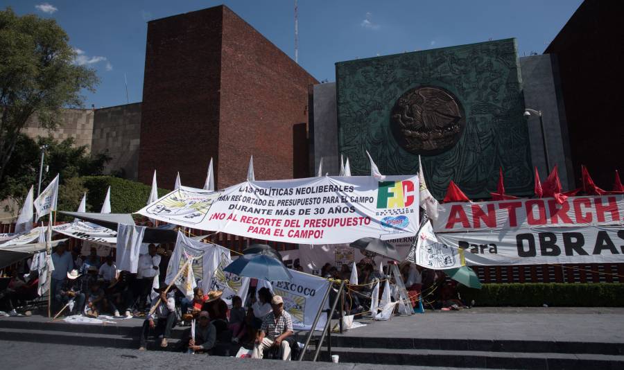 Advierte López Obrador que no se darán recursos a organizaciones campesinas