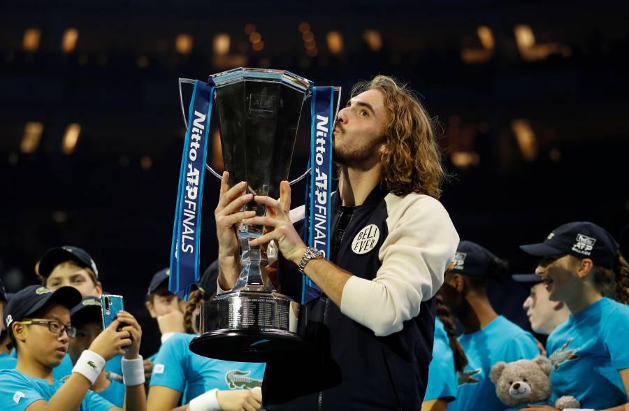 Tsitsipas es campeón y luce como el más joven en ganar el torneo