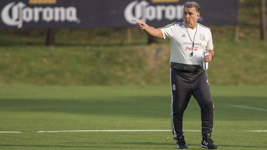 Tata Martino exige reducción de extranjeros en la Liga MX