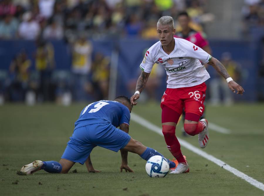 Chivas se refuerza con el lateral goleador de Necaxa