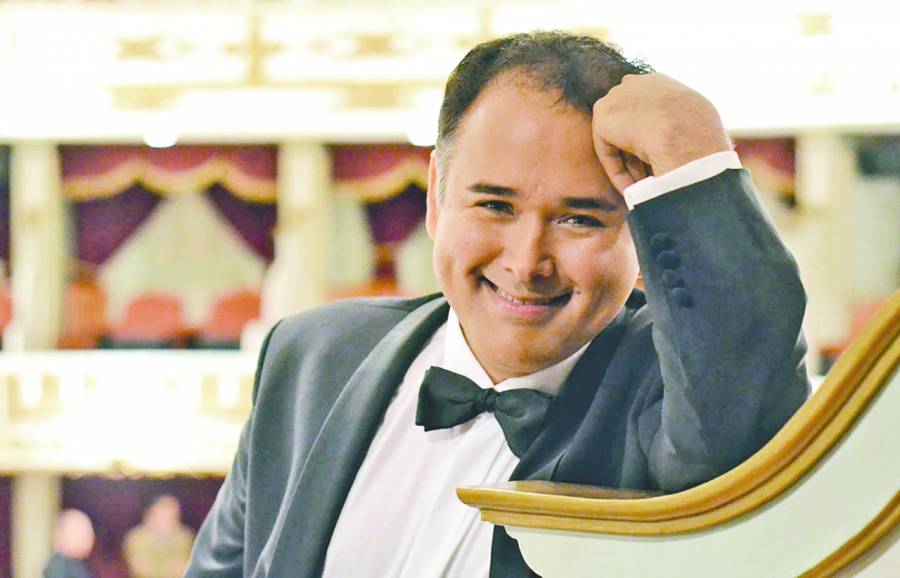 Javier Camarena externa ilusión por Medalla Bellas Artes