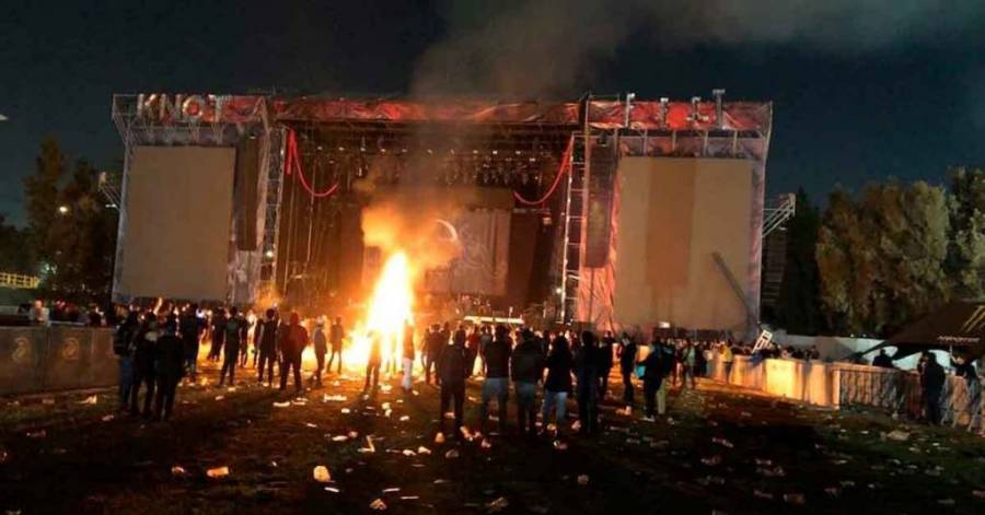 Knotfest en llamas por Fans