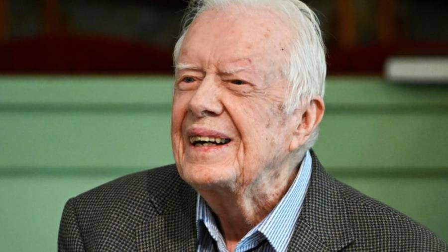 Hospitalizan al ex presidente de EU, Jimmy Carter