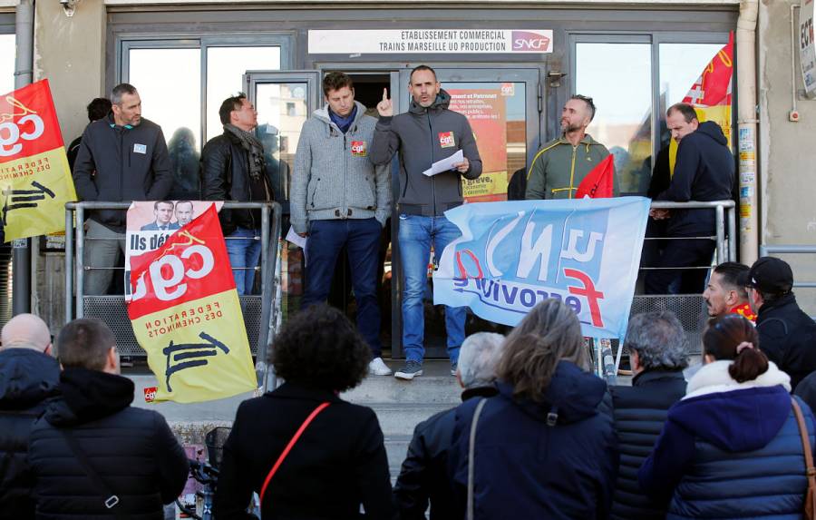 Enfrenta Francia su quinto día de huelga contra reforma de pensiones